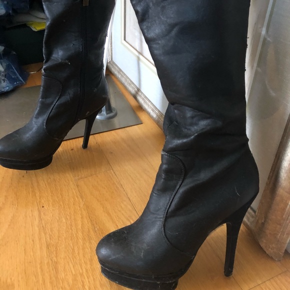 Boots - Picture 4 of 5